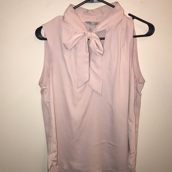 NEW w/o tags H&M dusty pink blouse with tie. US 4 - Picture 2 of 6